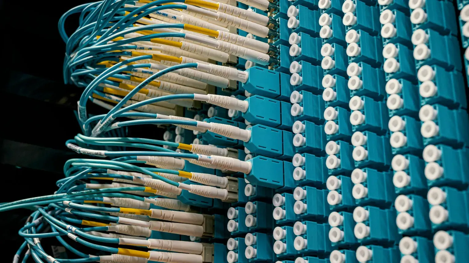 Brett Sayles Kostenloses Stock foto di cavi blu, rete computer, locale computer