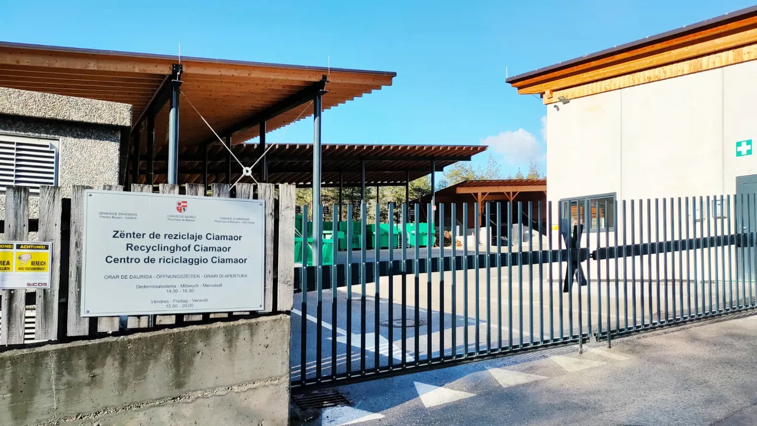 Comune di Marebbe Una foto del centro di riciclaggio